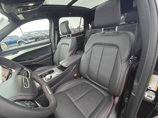 Used 2024 Jeep Wagoneer S image 24