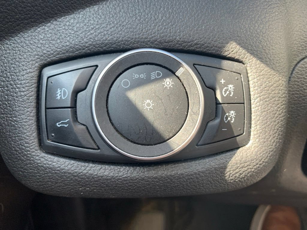 Used 2017 Ford Escape SE w/ SE Cold Weather Package AWD/4WD image 23