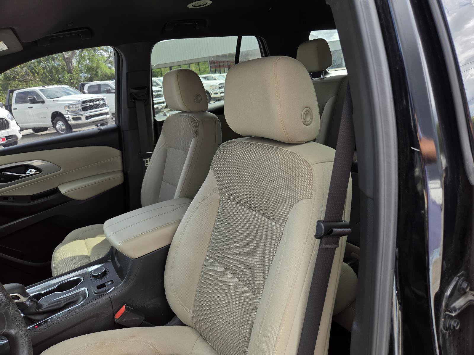 Used 2023 Chevrolet Traverse LS FWD image 22