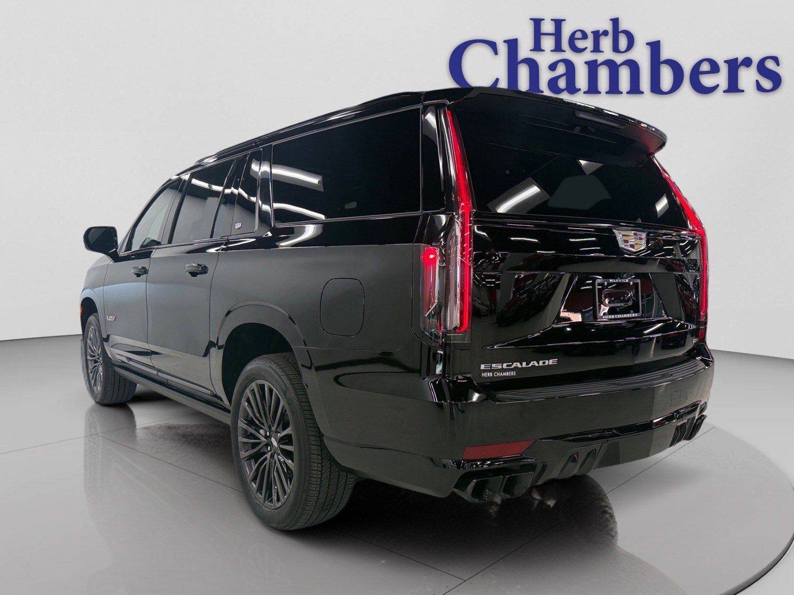 Certified 2023 Cadillac Escalade ESV V image 3