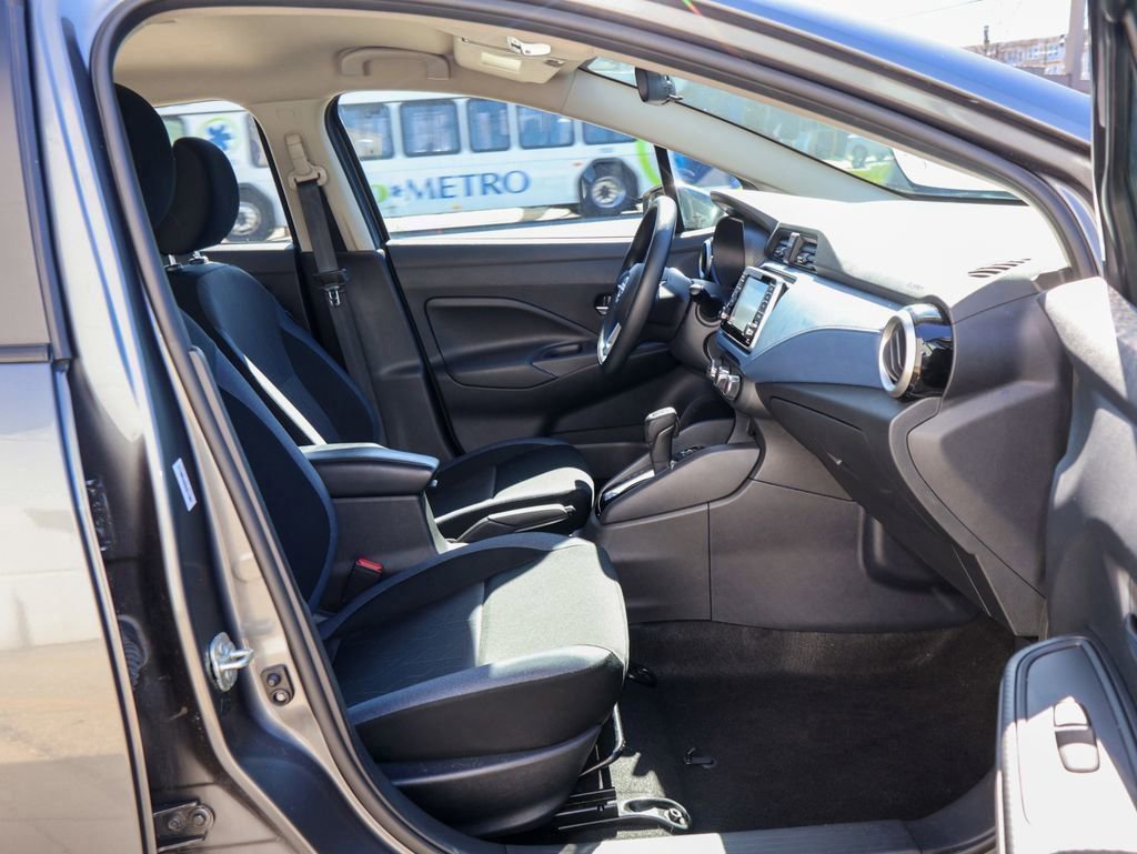 Used 2025 Nissan Versa SV image 24