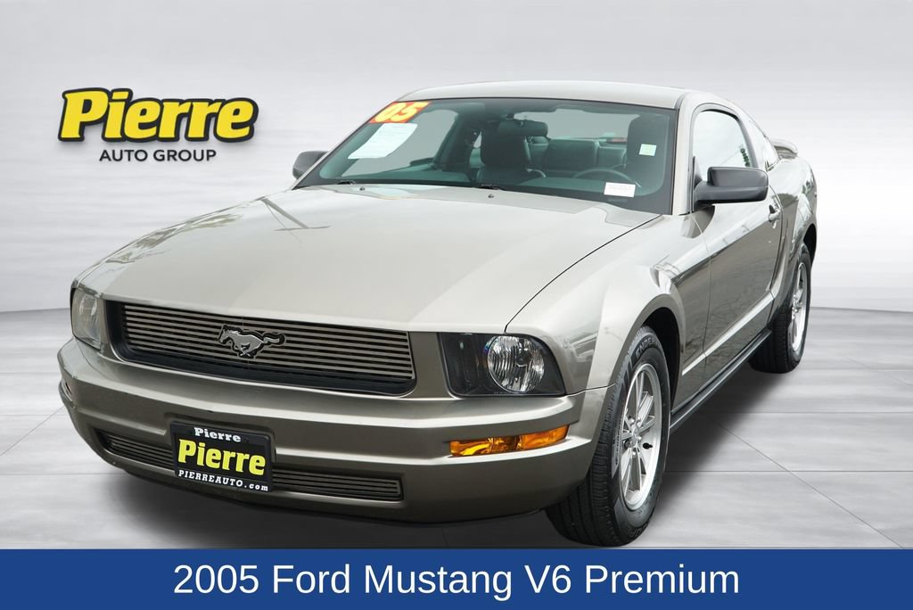 Used 2005 Ford Mustang Premium RWD image 1