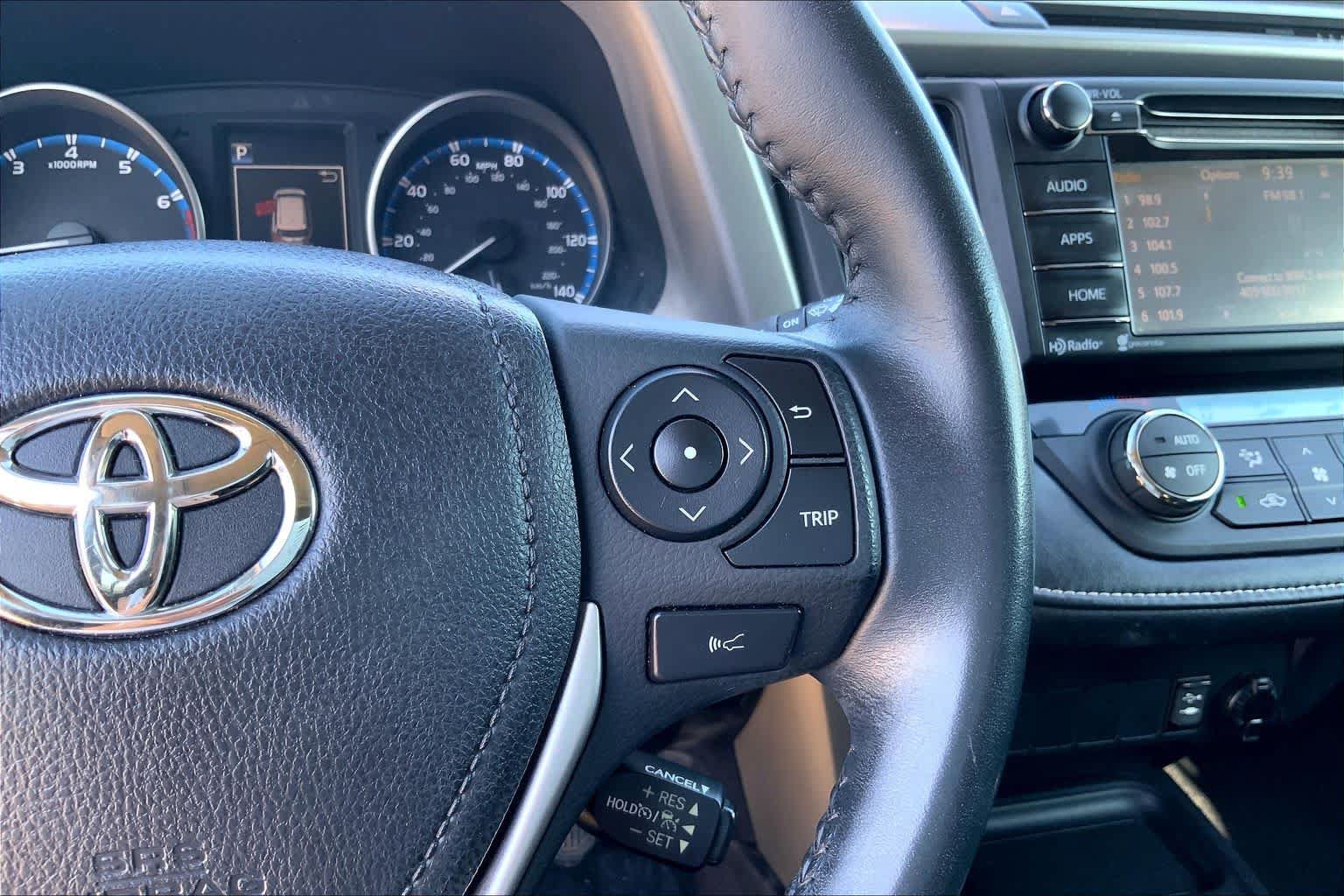 Used 2018 Toyota RAV4 XLE w/ Plus Extra Value Package AWD/4WD image 23