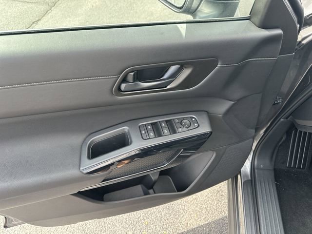 New 2025 Nissan Pathfinder SV image 25