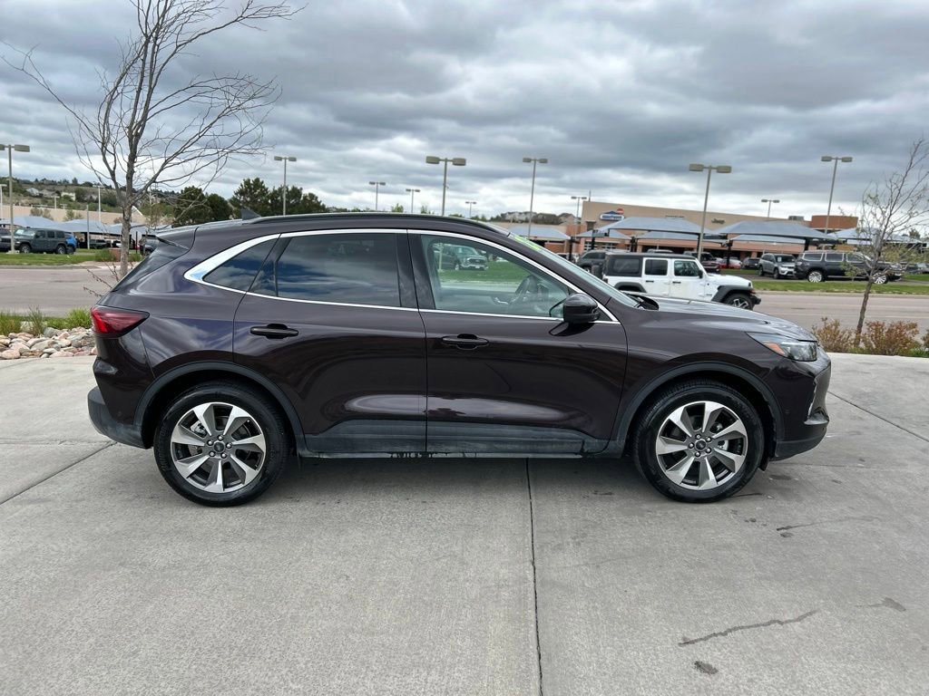 Used 2023 Ford Escape Platinum w/ Premium Technology Package AWD/4WD image 10