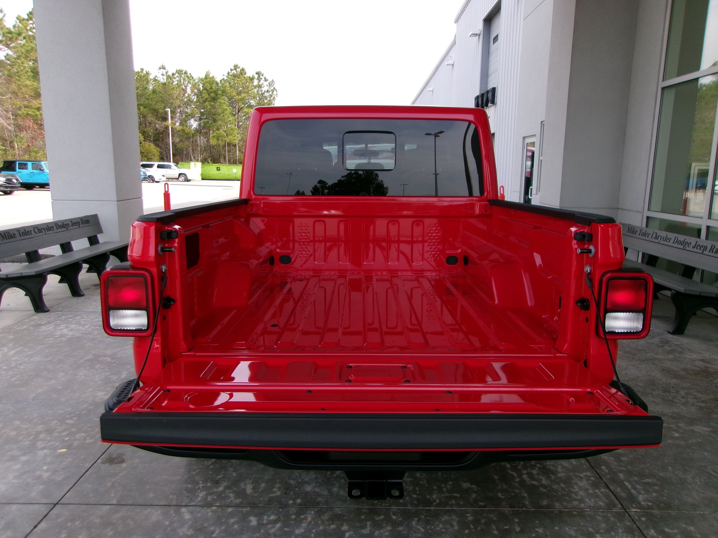 New 2025 Jeep Gladiator Sport AWD/4WD image 21