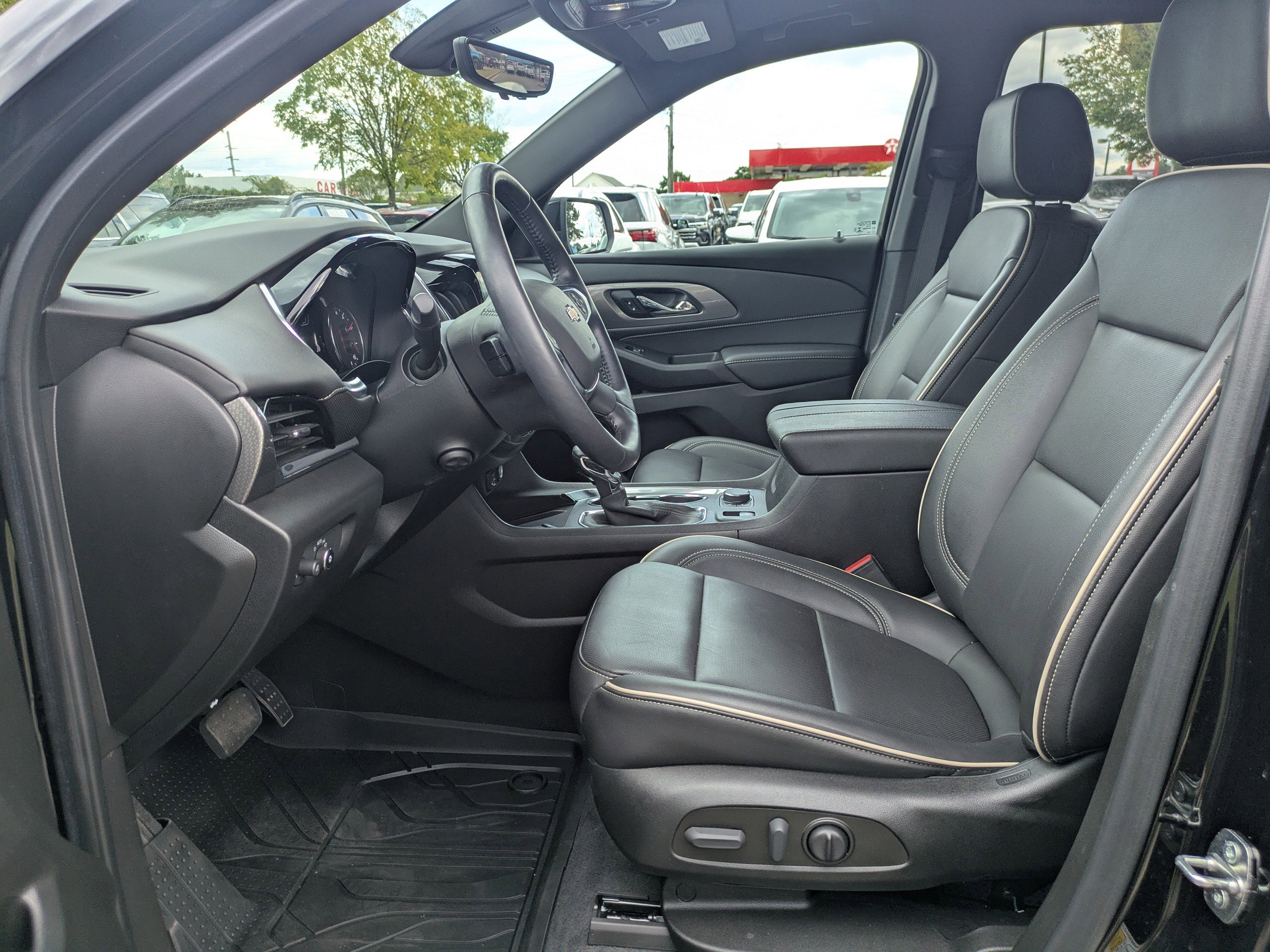 Used 2022 Chevrolet Traverse Premier w/ LPO, Floor Liner Package image 23