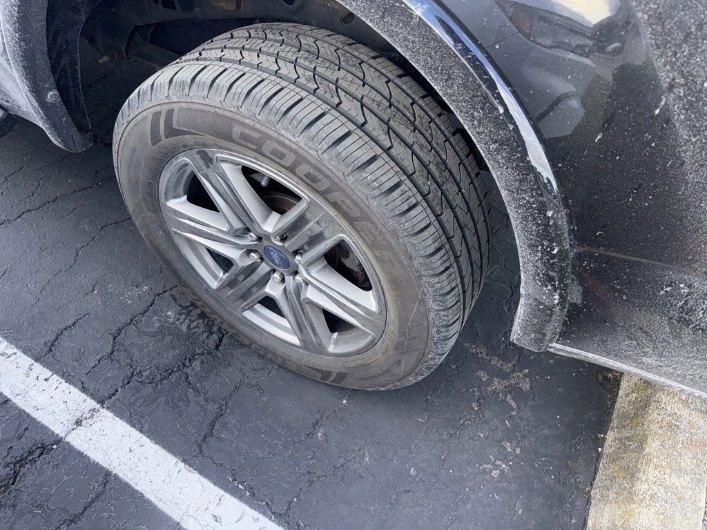 Used 2020 Ford F150 Lariat w/ Equipment Group 502A Luxury image 4