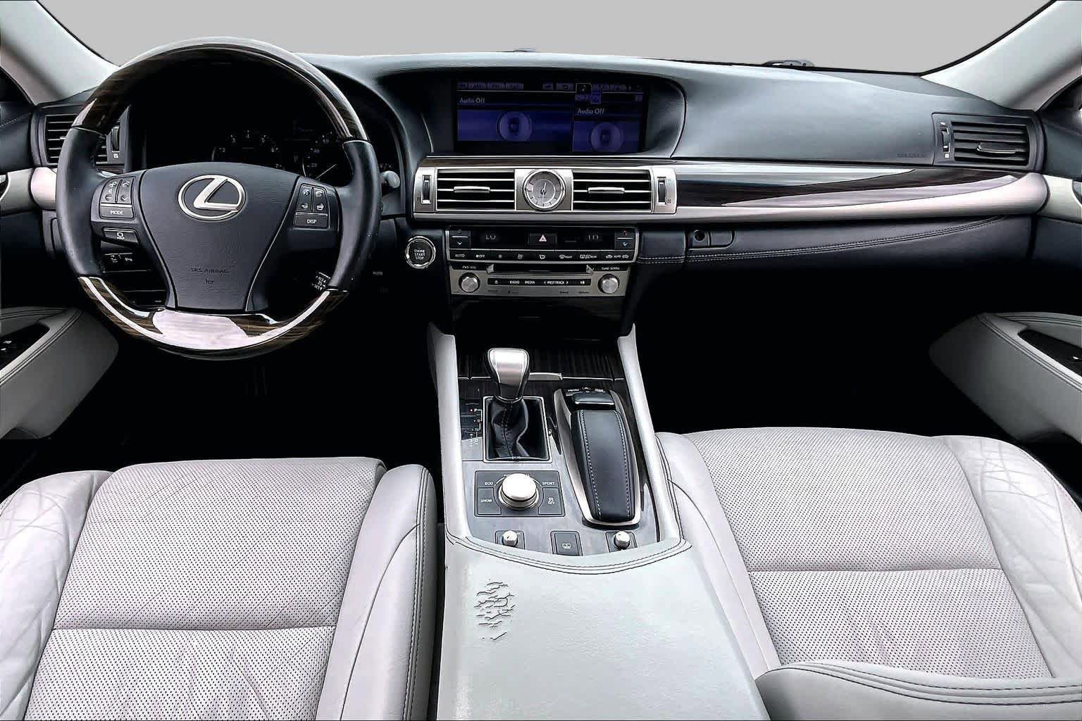 Used 2013 Lexus LS 460 w/ Comfort Pkg RWD image 13
