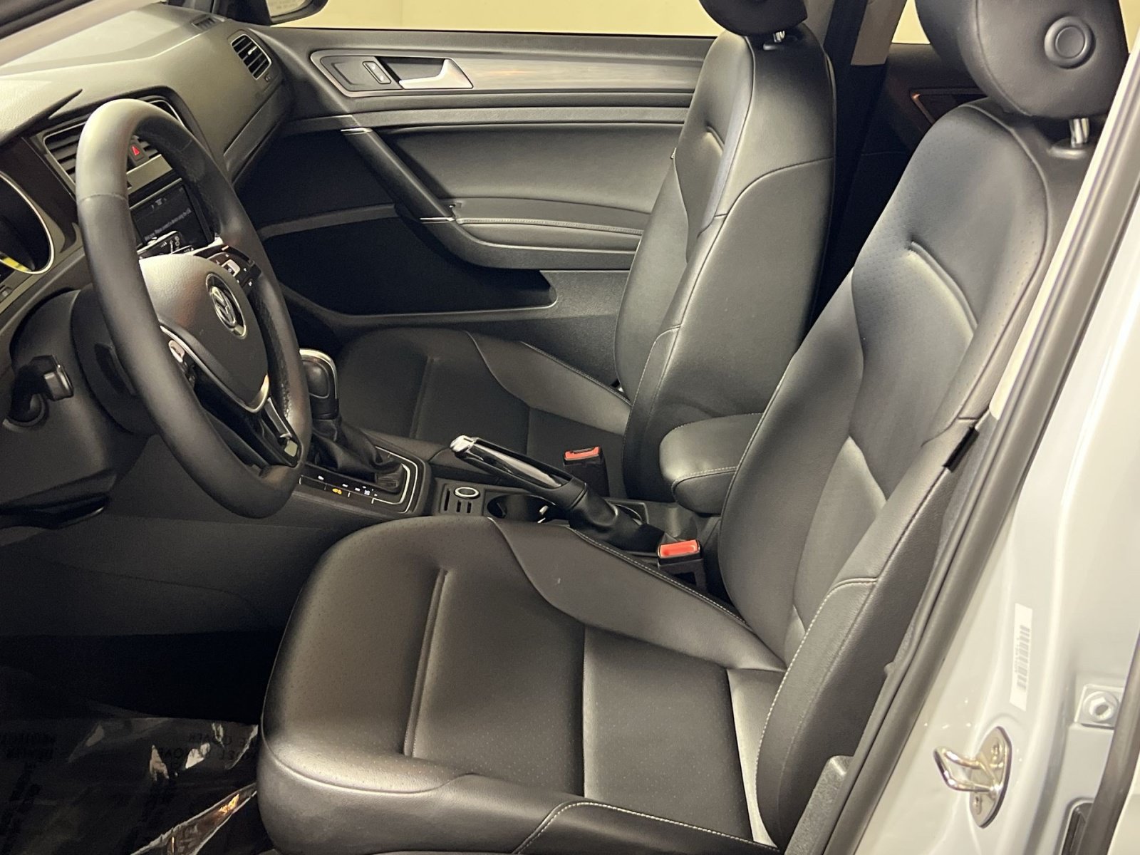 Used 2021 Volkswagen Golf 4-Door FWD image 14