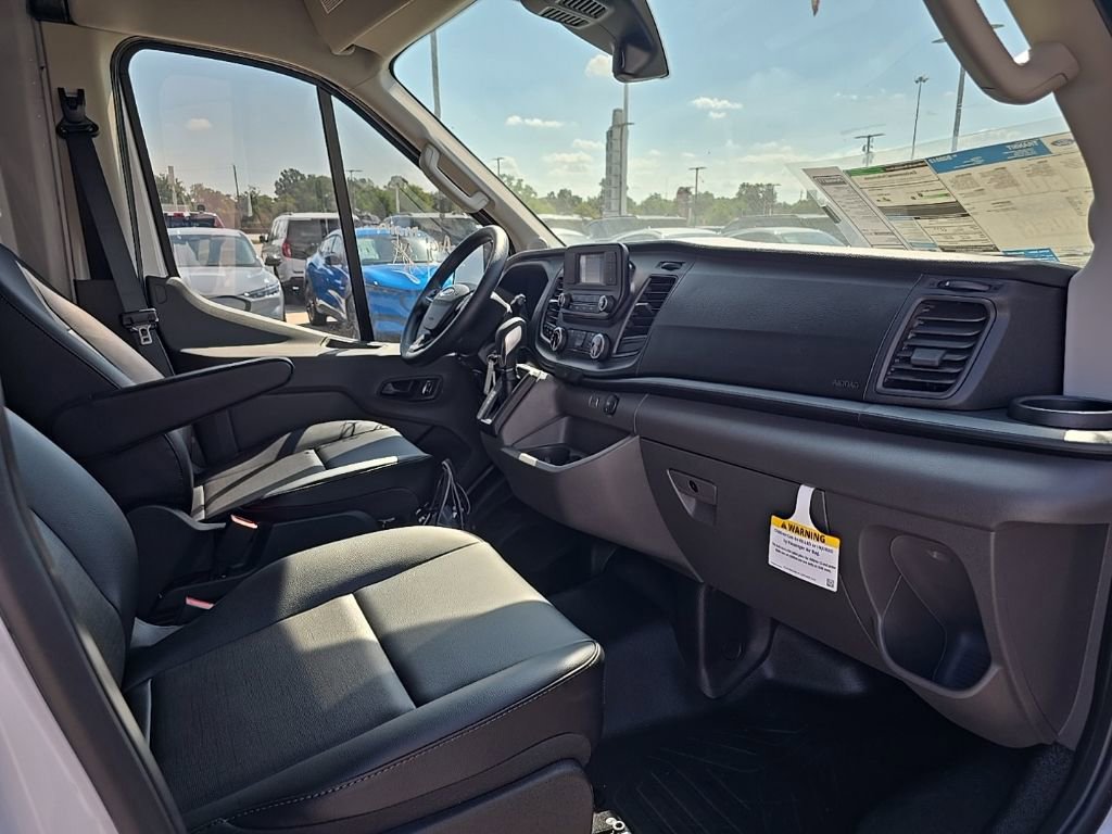 New 2025 Ford Transit 250 148 Medium Roof RWD image 19