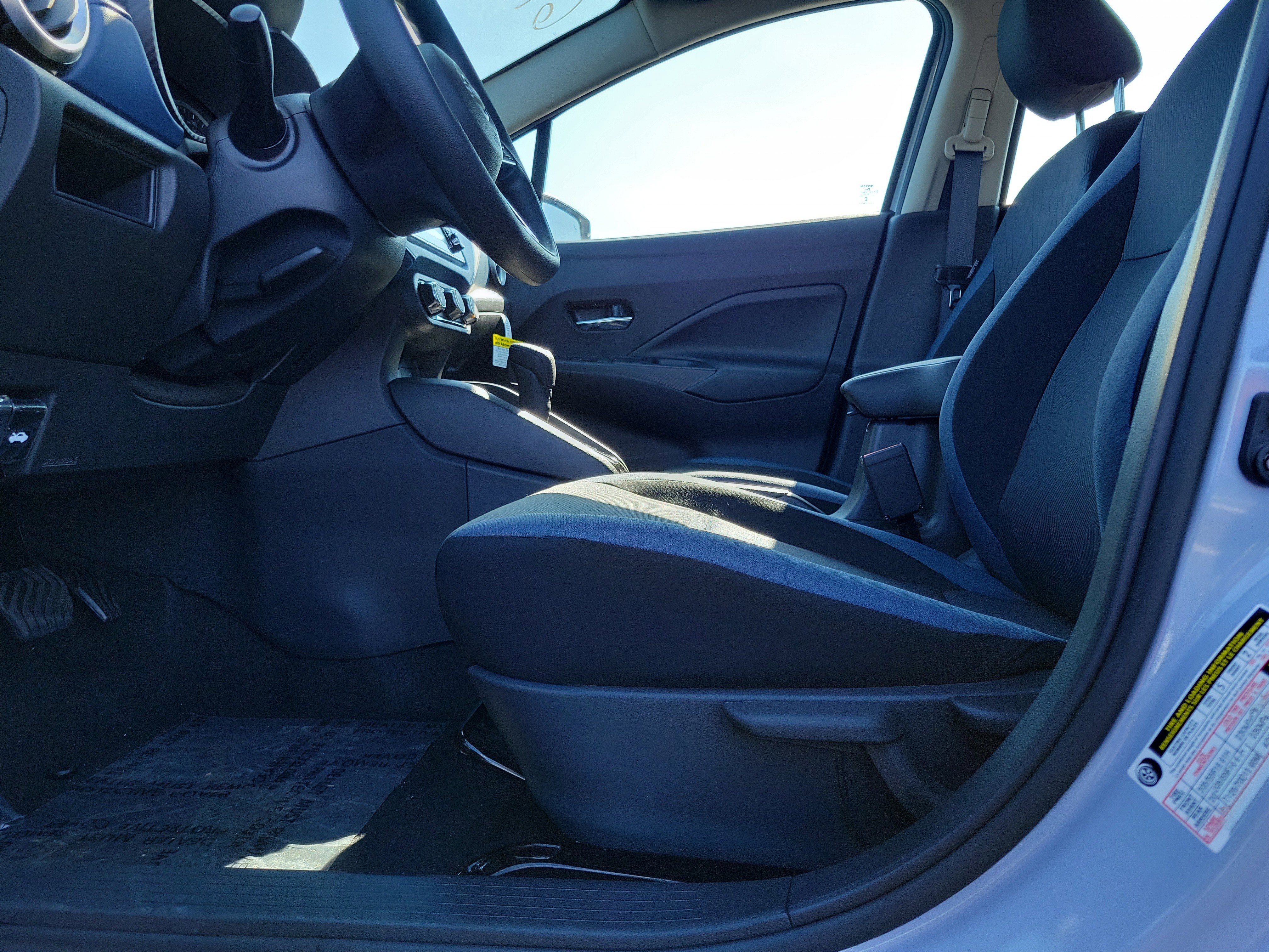 Used 2025 Nissan Versa SV w/ Trunk Package image 16