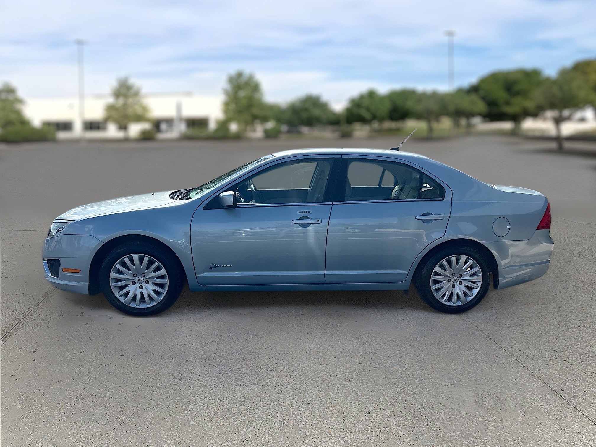 Used 2011 Ford Fusion Hybrid w/ 502A Rapid Spec Order Code FWD image 4
