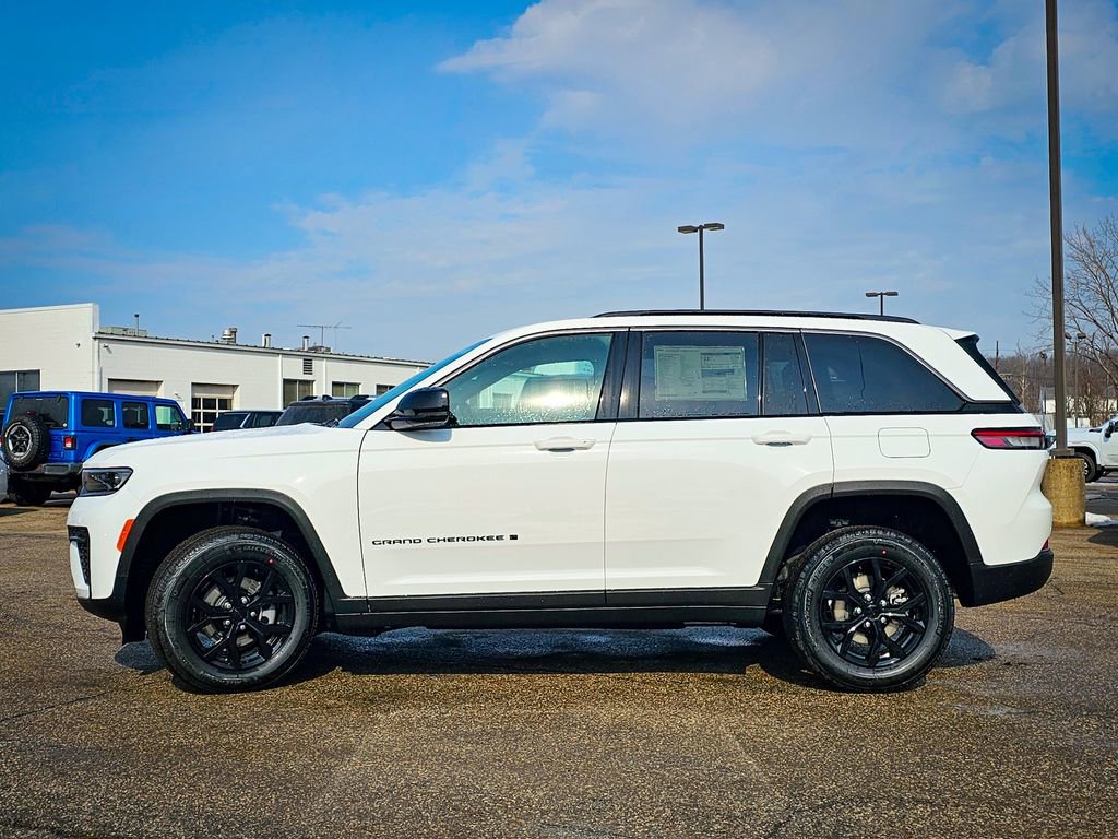 New 2026 Jeep Grand Cherokee Laredo image 6