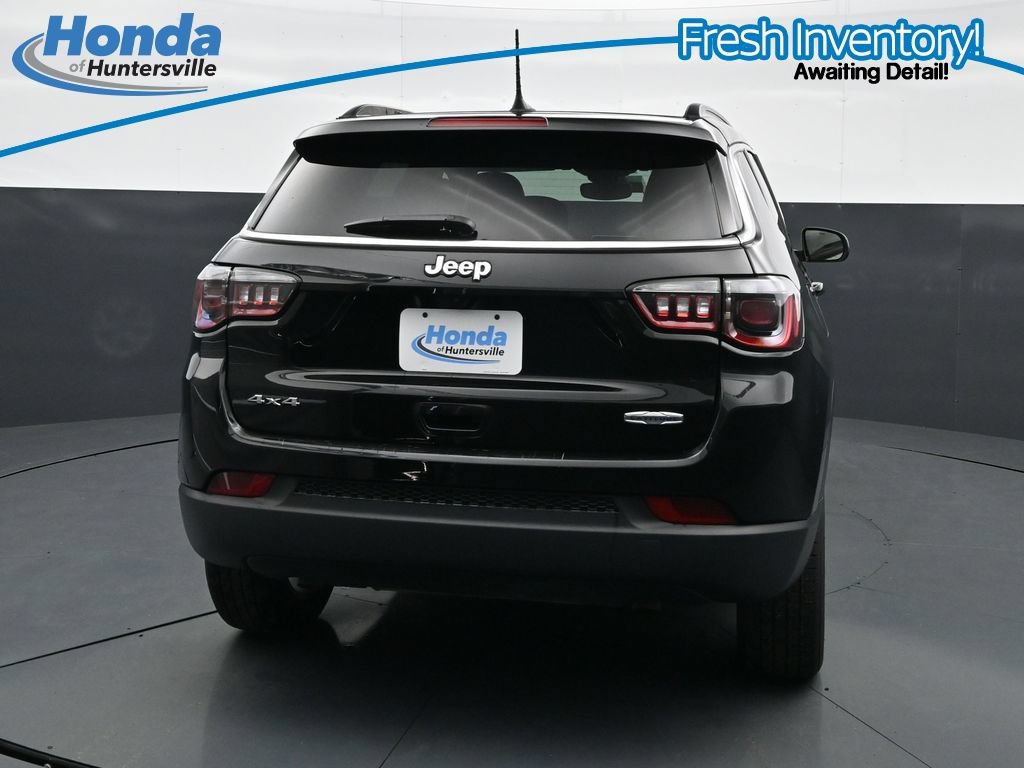 Used 2025 Jeep Compass Latitude AWD/4WD image 8