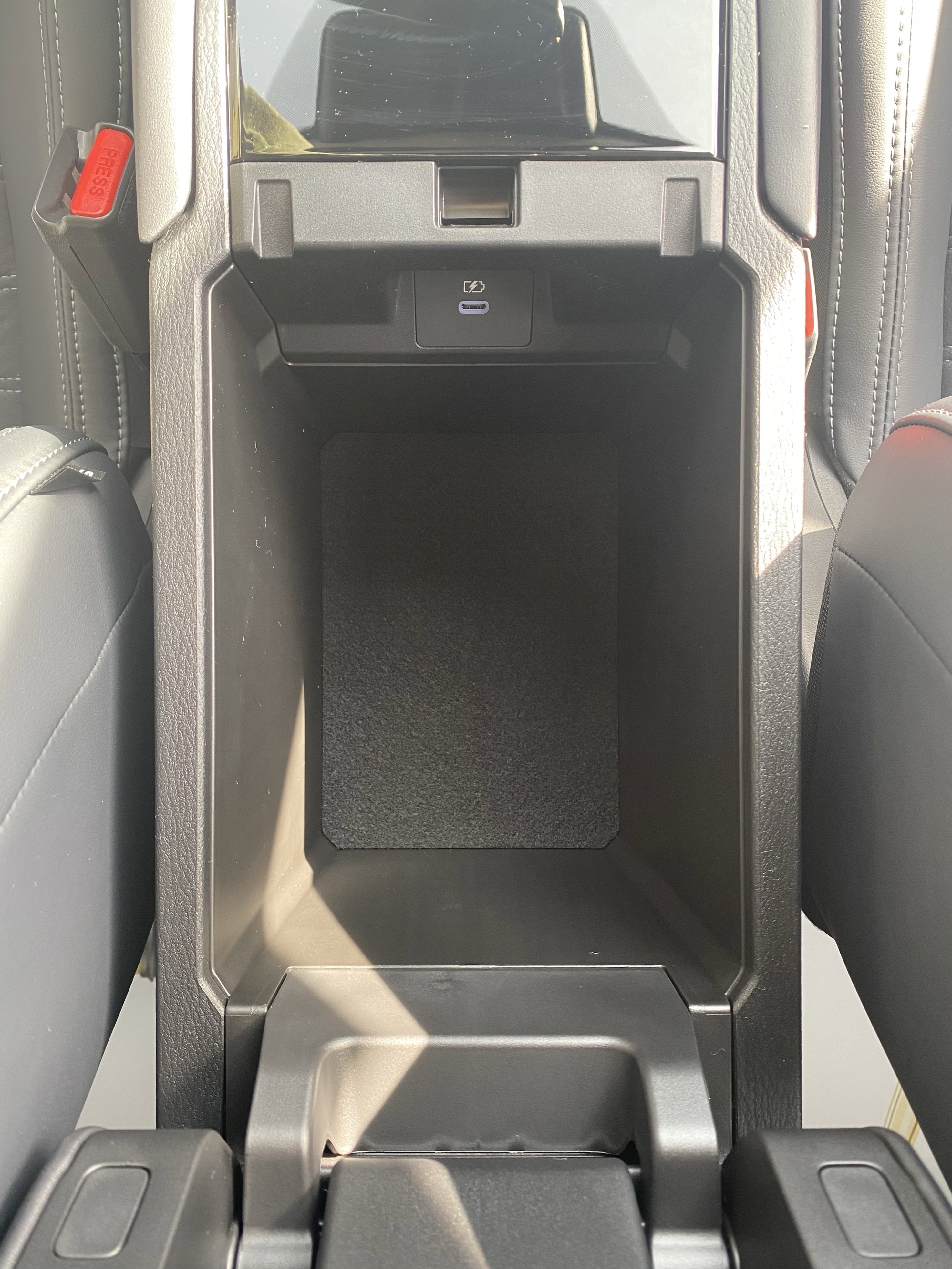 New 2026 Mitsubishi Outlander SE image 17