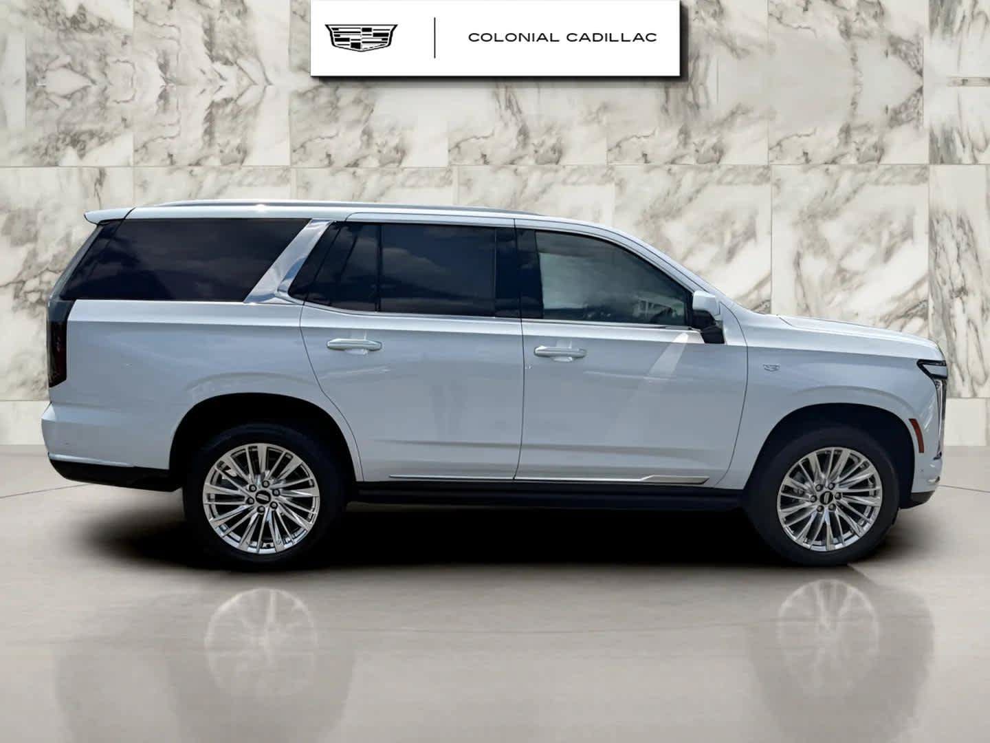Used 2026 Cadillac Escalade Luxury w/ LPO, Floor Liner Package AWD/4WD image 5