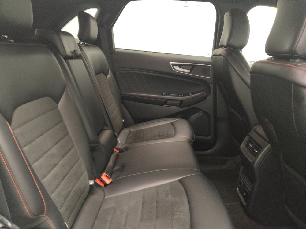 Used 2020 Ford Edge ST-Line image 19