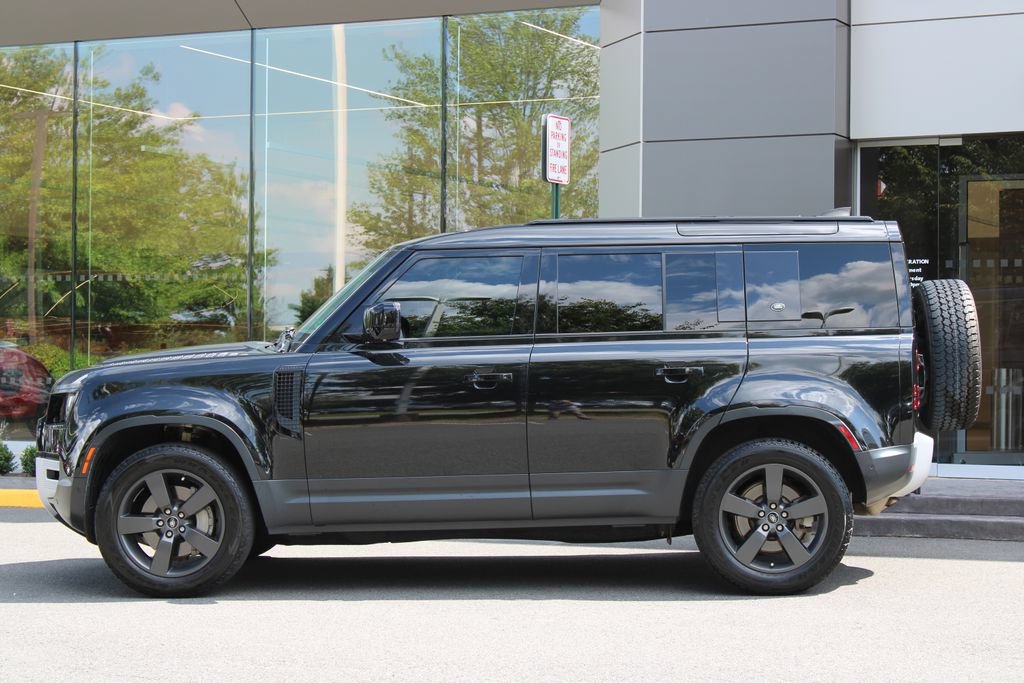 Used 2023 Land Rover Defender 110 SE AWD/4WD image 5
