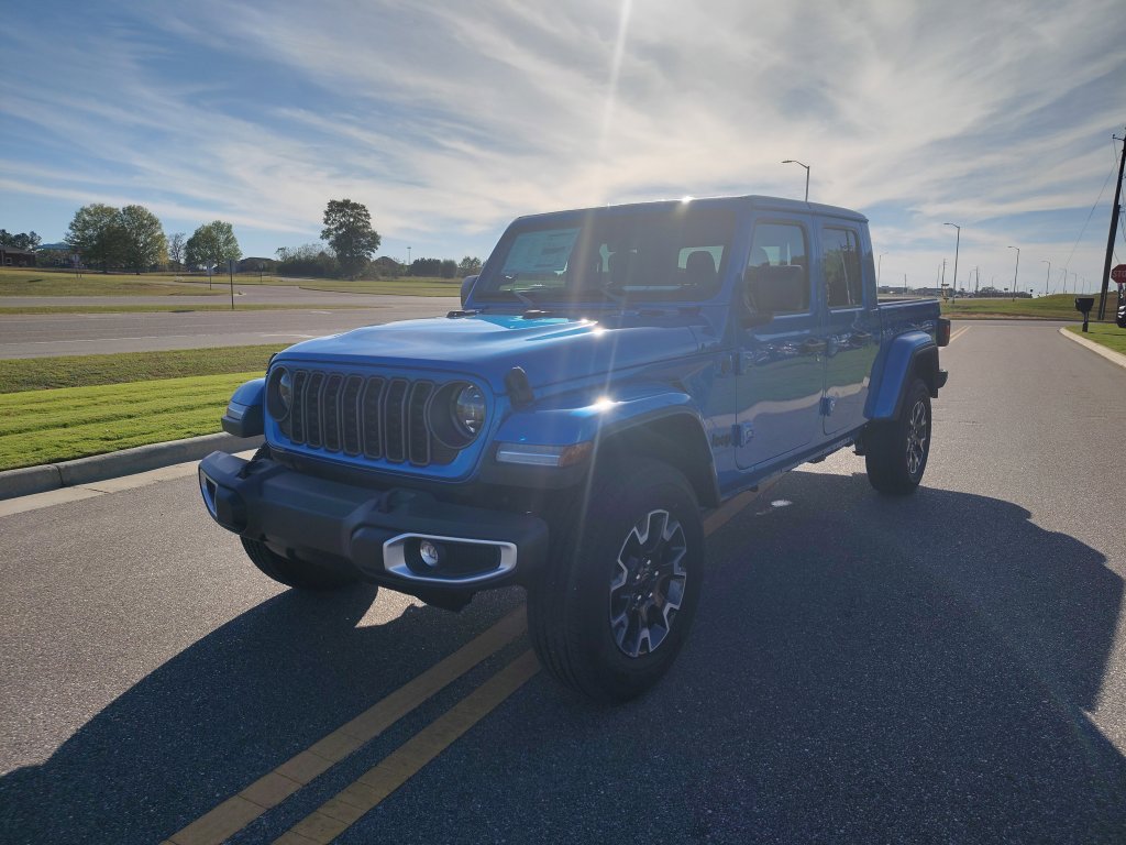 New 2025 Jeep Gladiator Sport w/ Premium Package AWD/4WD image 3