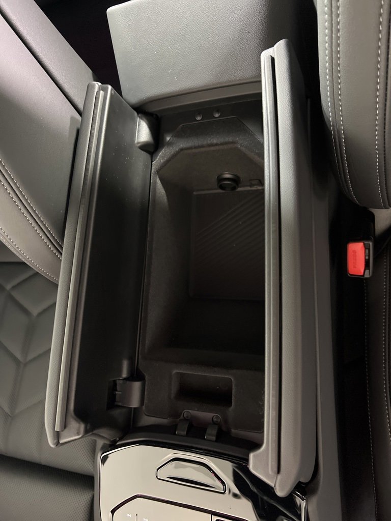 Used 2026 BMW i5 eDrive40 w/ Premium Package image 34