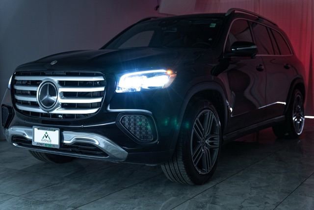 Used 2025 Mercedes-Benz GLS 450 4MATIC image 38