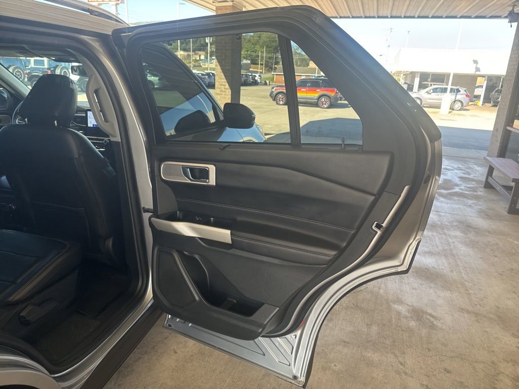 Used 2021 Ford Explorer Limited w/ Equipment Group 301A image 26