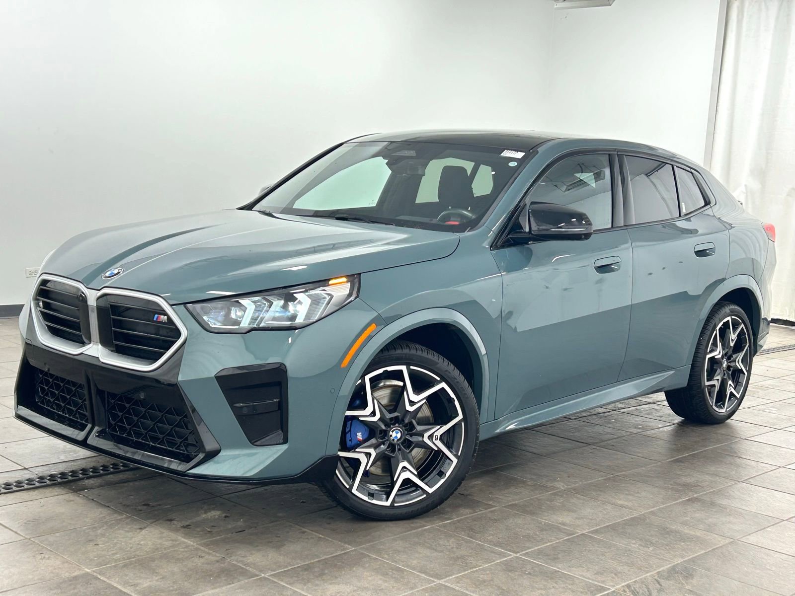 Used 2025 BMW X2 M35i image 1