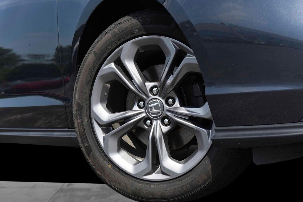 Certified 2024 Honda Accord EX image 3