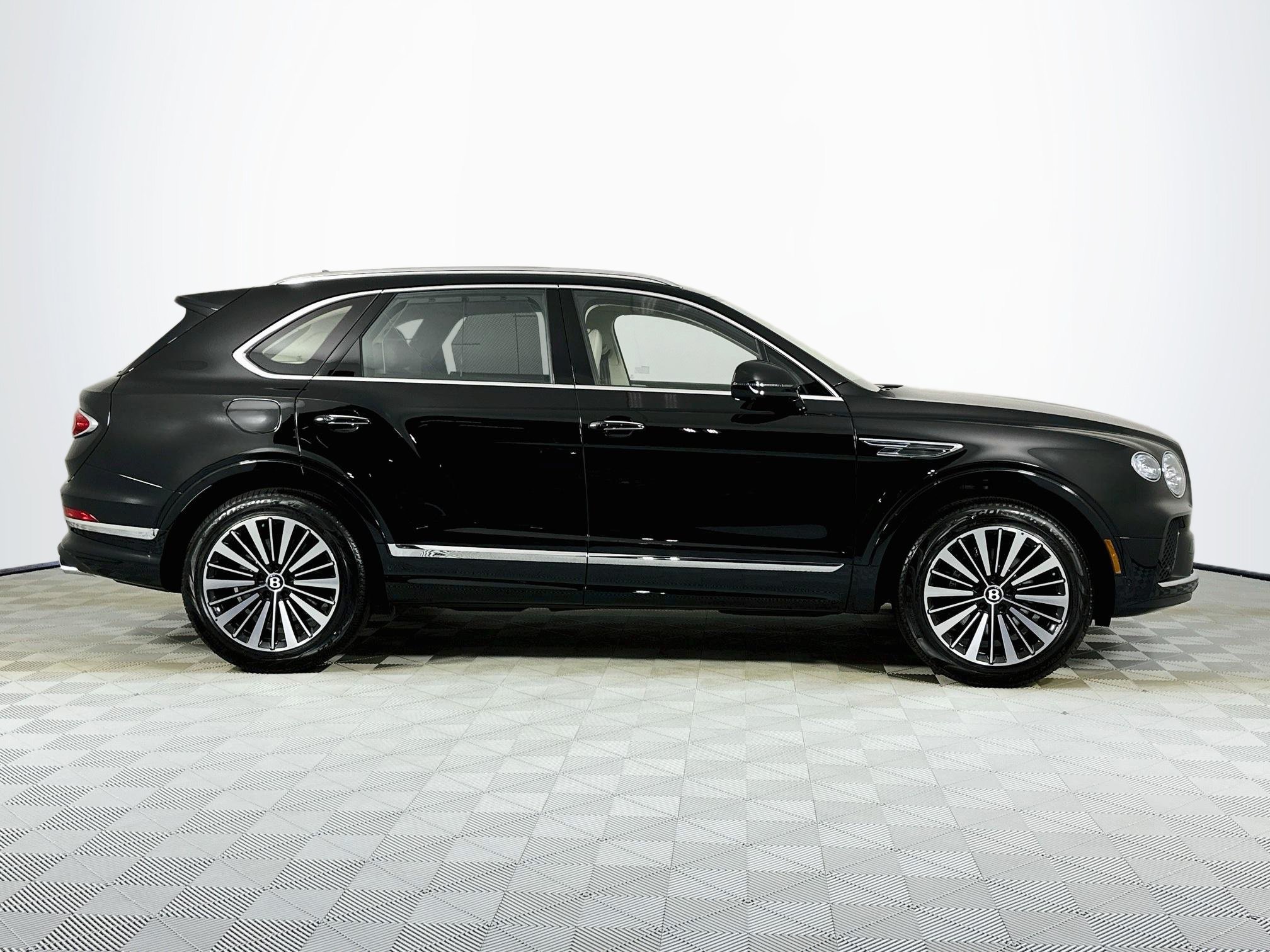 New 2026 Bentley Bentayga AWD/4WD image 4