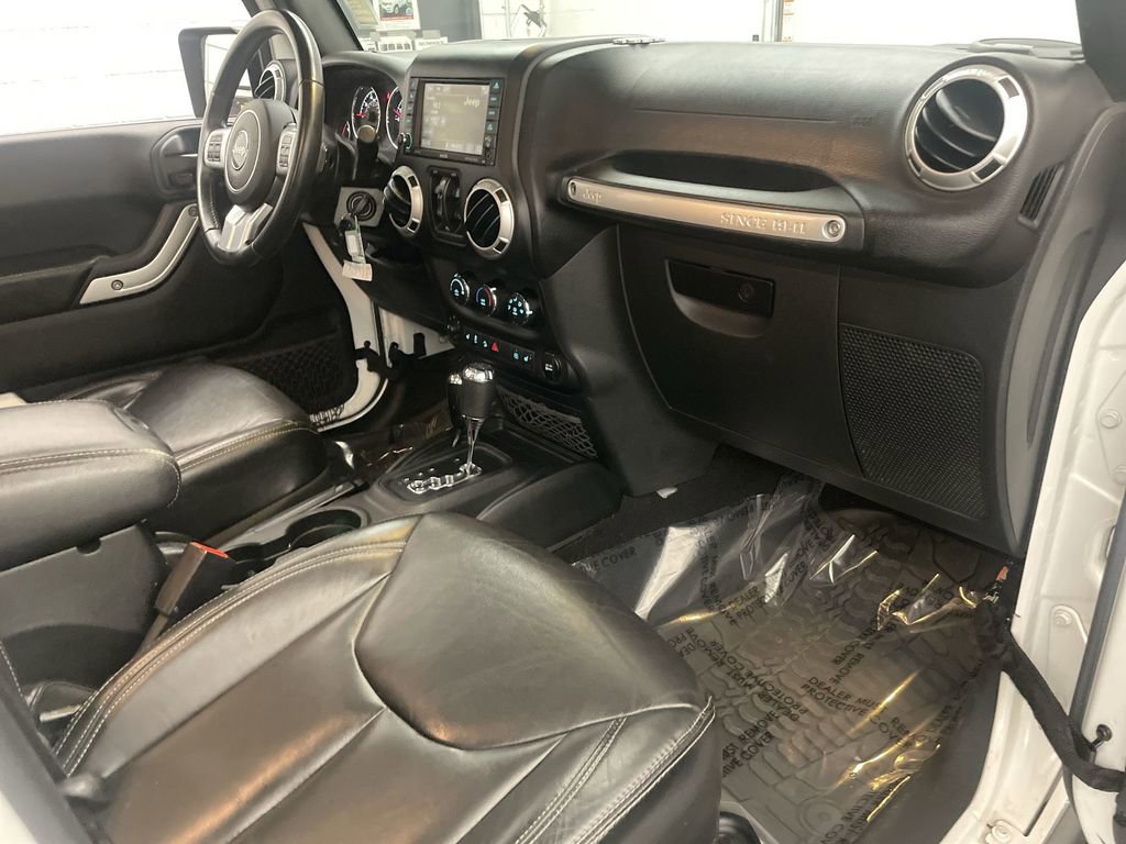 Used 2016 Jeep Wrangler Unlimited Rubicon AWD/4WD image 19
