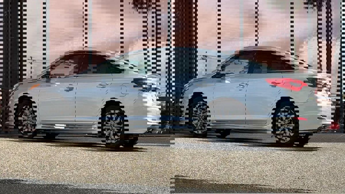 Used 2016 Hyundai Sonata Limited image 4