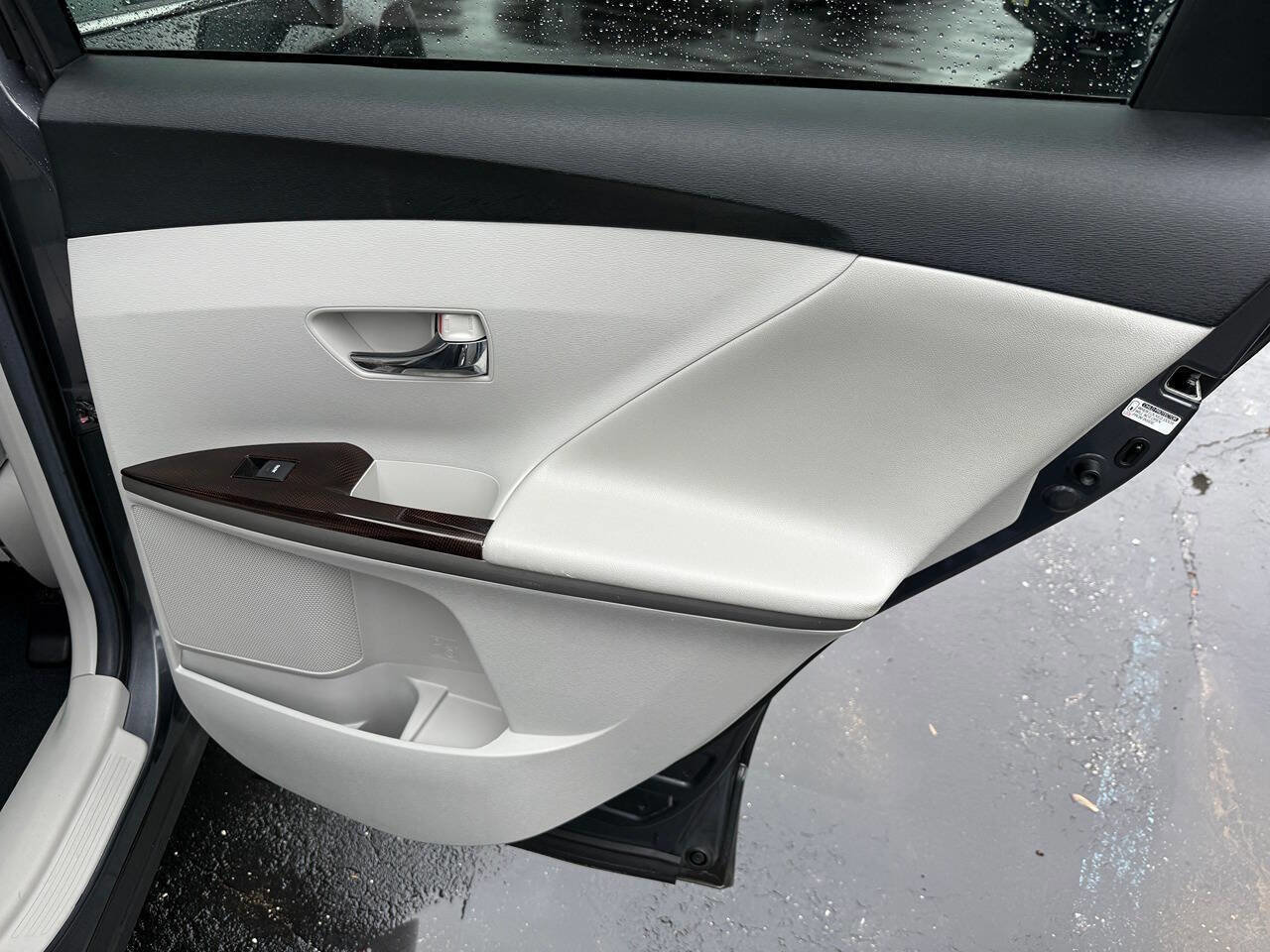 Used 2011 Toyota Venza AWD w/ Convenience Pkg image 96