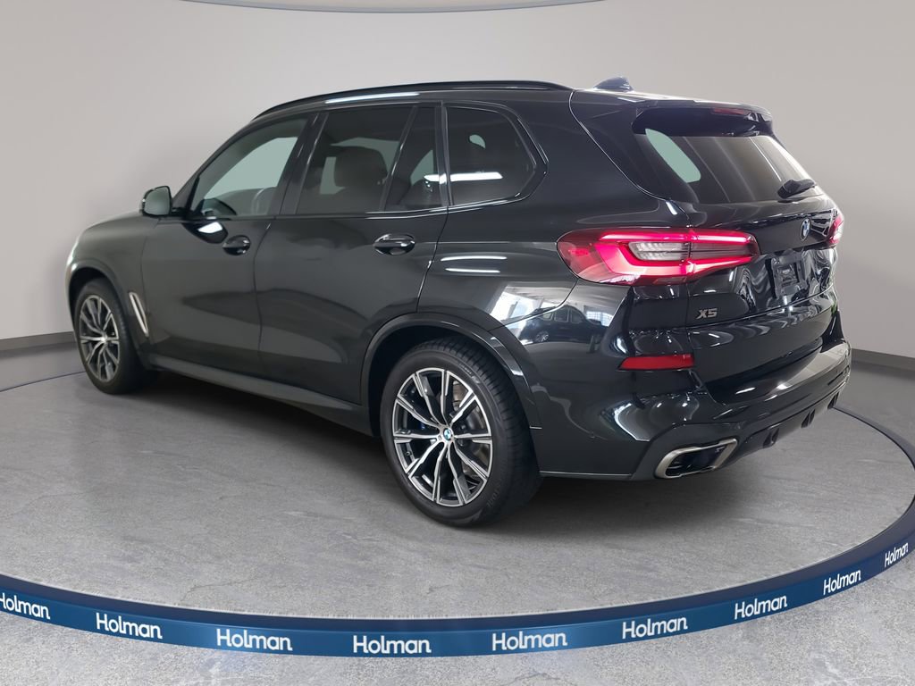 Used 2021 BMW X5 M50i image 6
