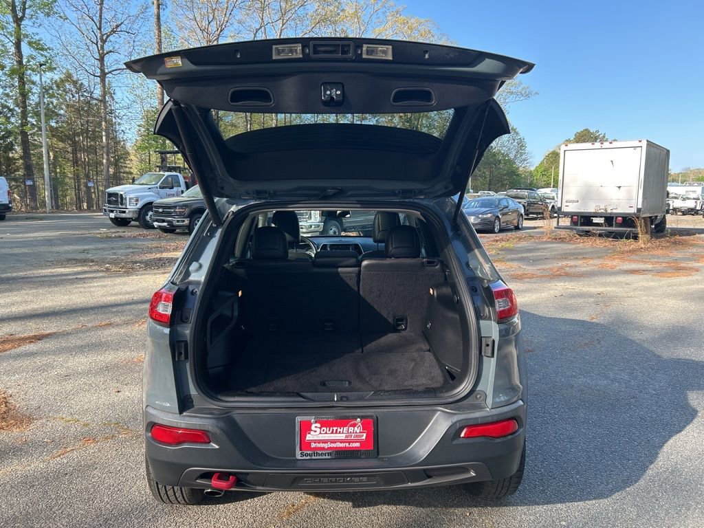Used 2015 Jeep Cherokee Trailhawk w/ Comfort/Convenience Group image 34