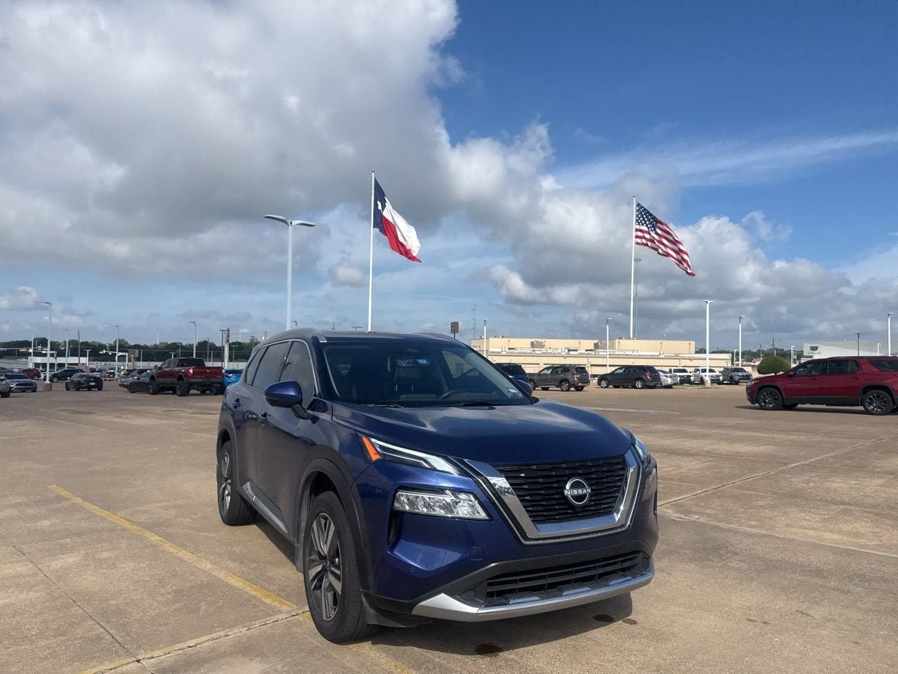 Certified 2023 Nissan Rogue Platinum w/ Platinum Premium Package FWD image 2