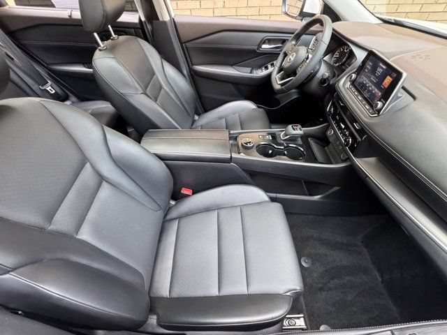 Used 2023 Nissan Rogue SV w/ SV Premium Package AWD/4WD image 7