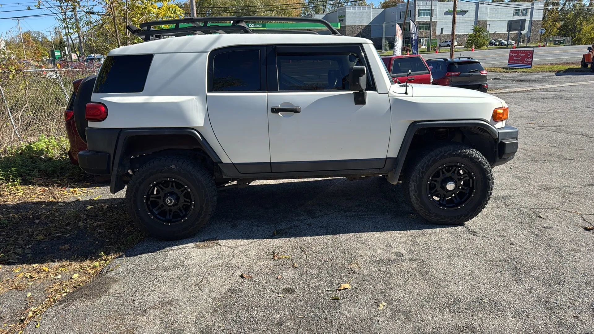 Used 2013 Toyota FJ Cruiser 4WD image 3