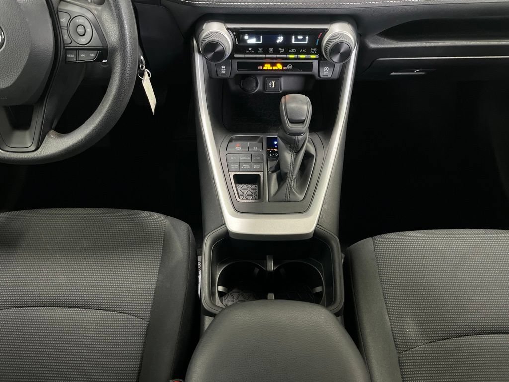 Used 2024 Toyota RAV4 LE AWD/4WD image 10