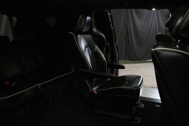 Used 2019 Chrysler Pacifica Limited w/ Advanced Safetytec Group image 17