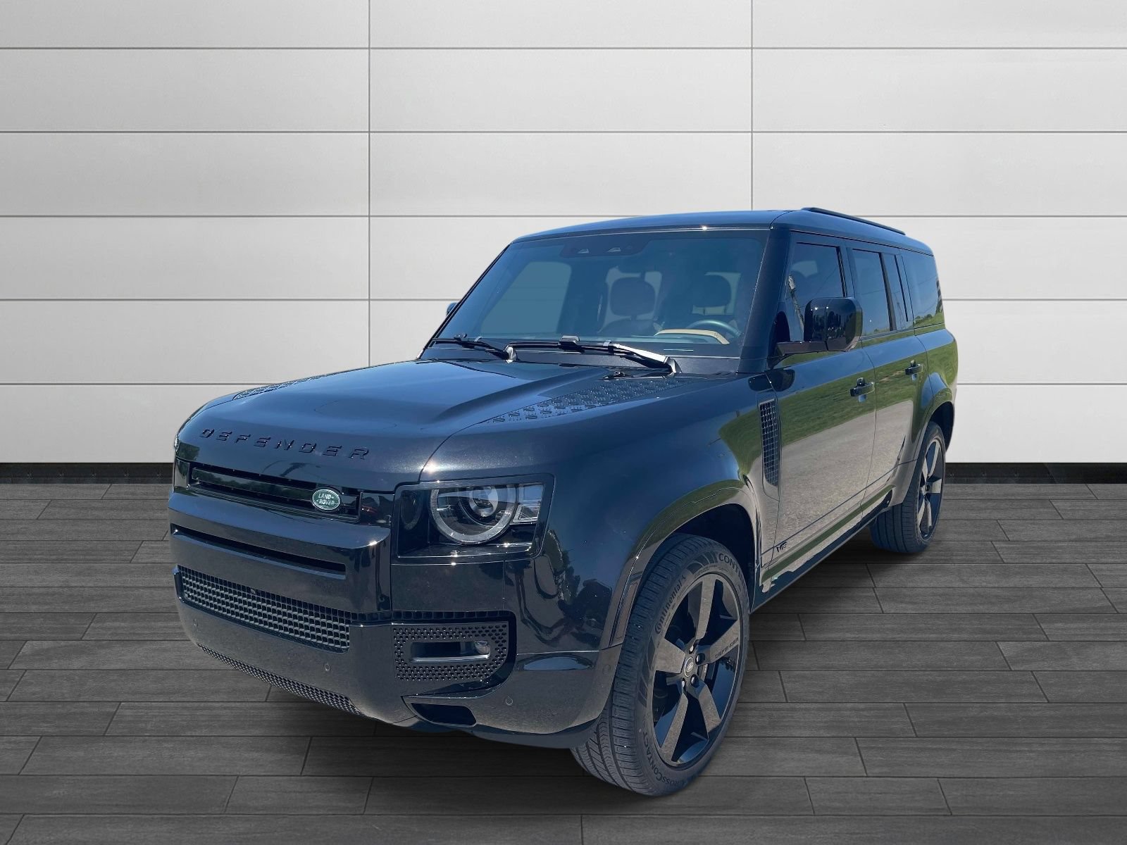 Used 2025 Land Rover Defender 130 V8 AWD/4WD image 7