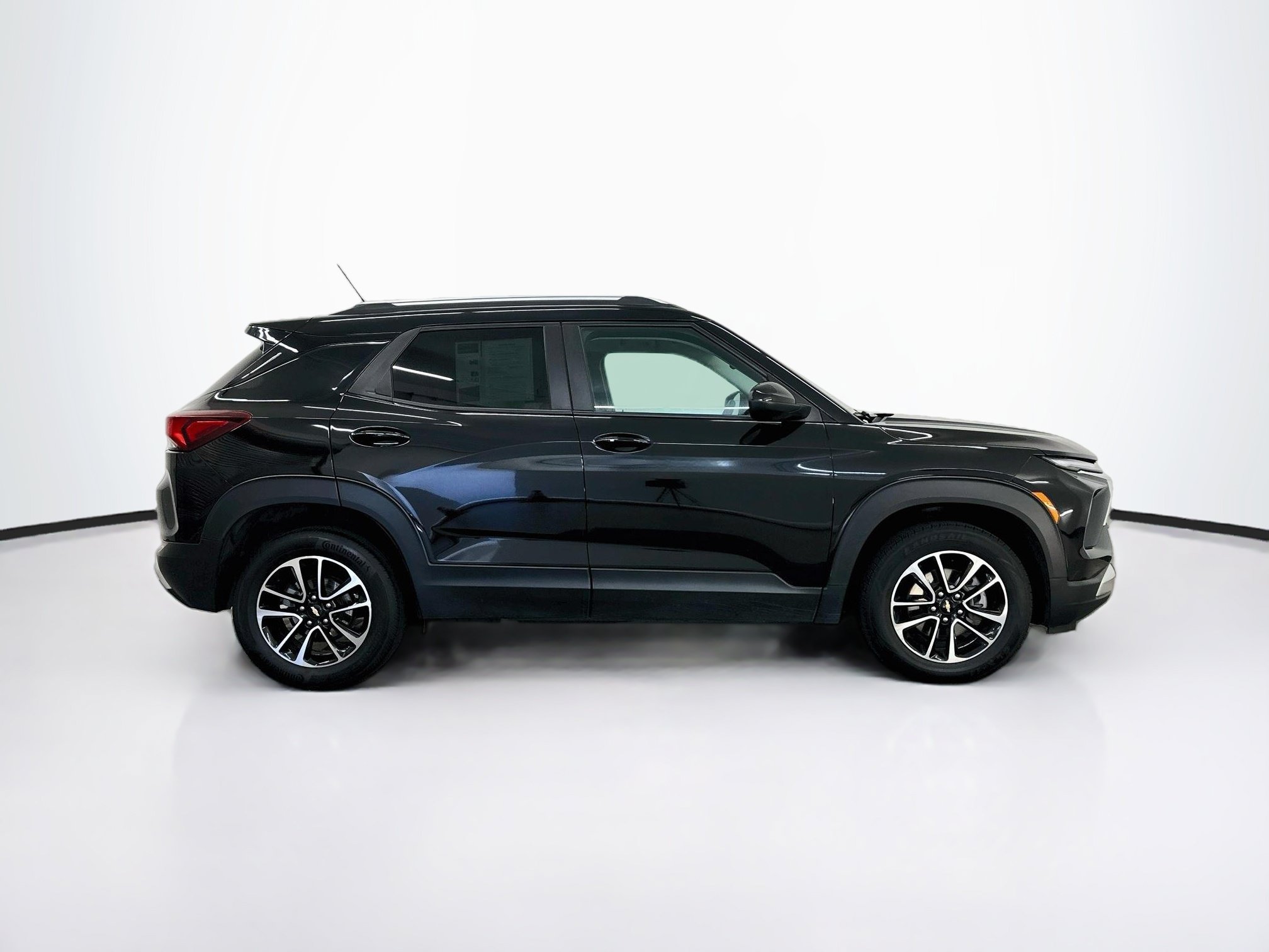 Used 2025 Chevrolet TrailBlazer LT AWD/4WD image 10