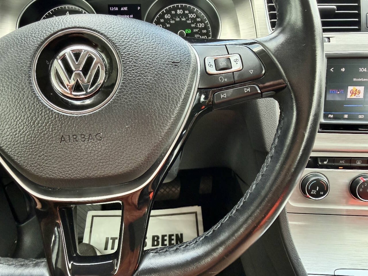 Used 2017 Volkswagen Golf SE FWD image 38