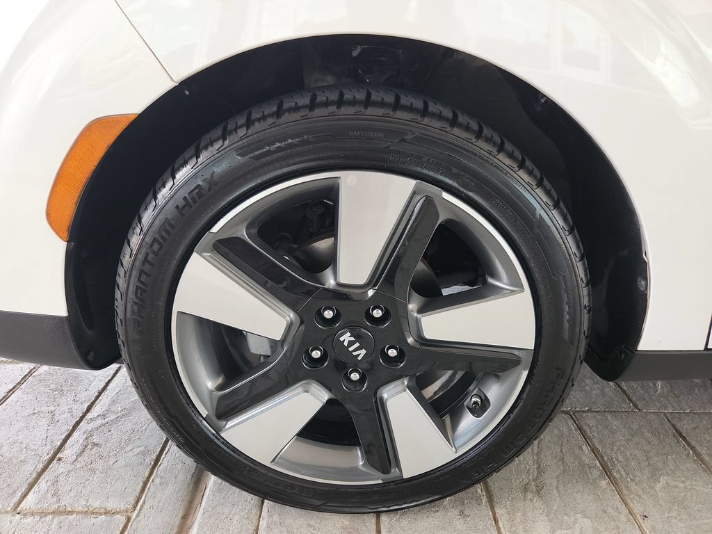 Used 2020 Kia Soul EX w/ Option Group 015 FWD image 6