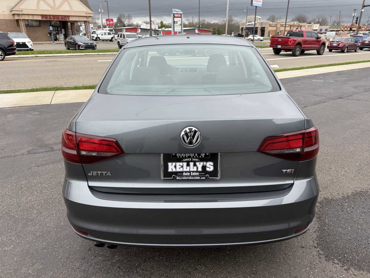 Used 2018 Volkswagen Jetta S w/ Cold Weather Package FWD image 4