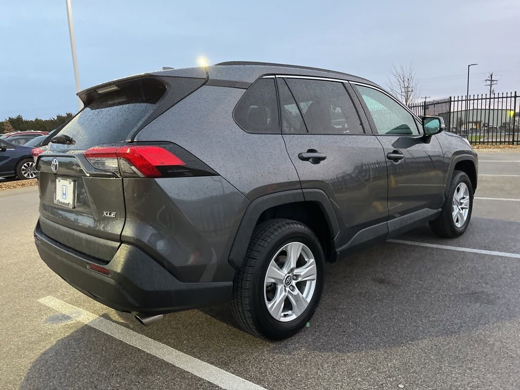 Used 2021 Toyota RAV4 XLE image 4