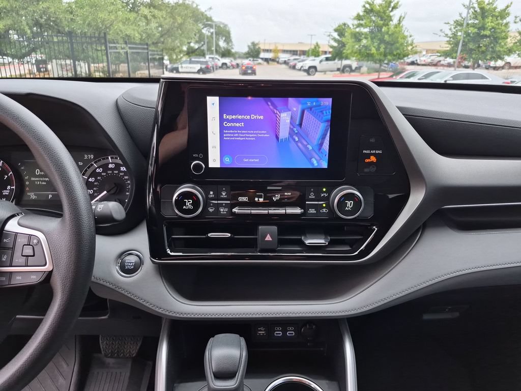 Used 2023 Toyota Highlander L FWD image 25