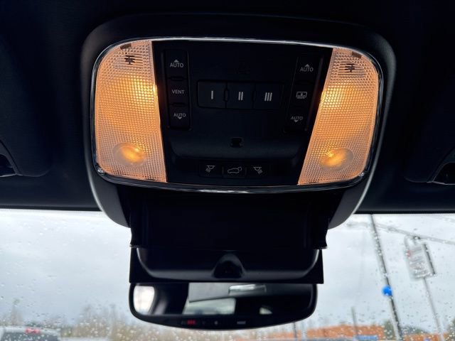 Used 2020 Jeep Grand Cherokee Limited w/ Luxury Group II image 33