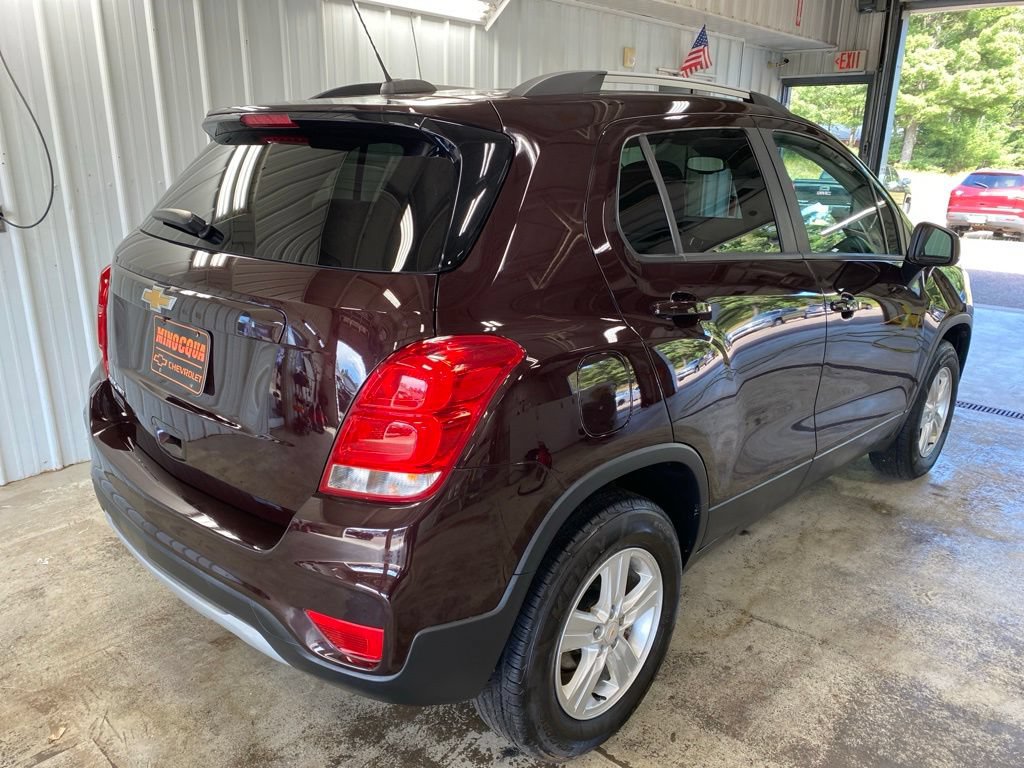 Used 2021 Chevrolet Trax LT w/ LT Convenience Package AWD/4WD image 9