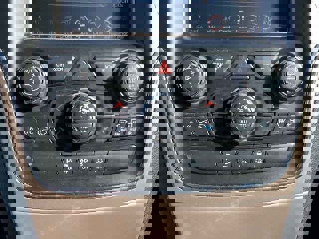 Used 2015 Jeep Grand Cherokee Limited image 31